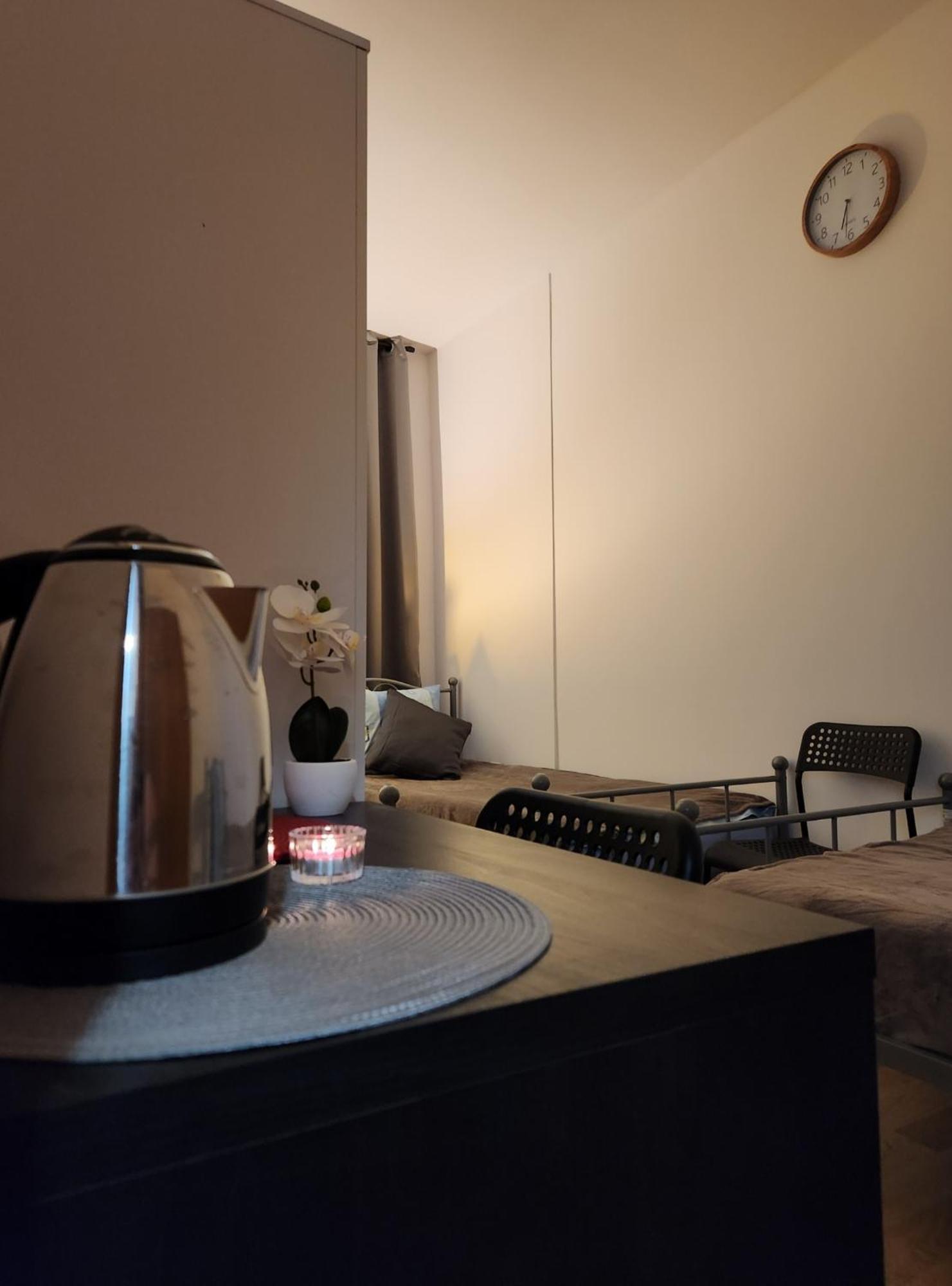 Pod Czapla Hostel Varsó Kültér fotó