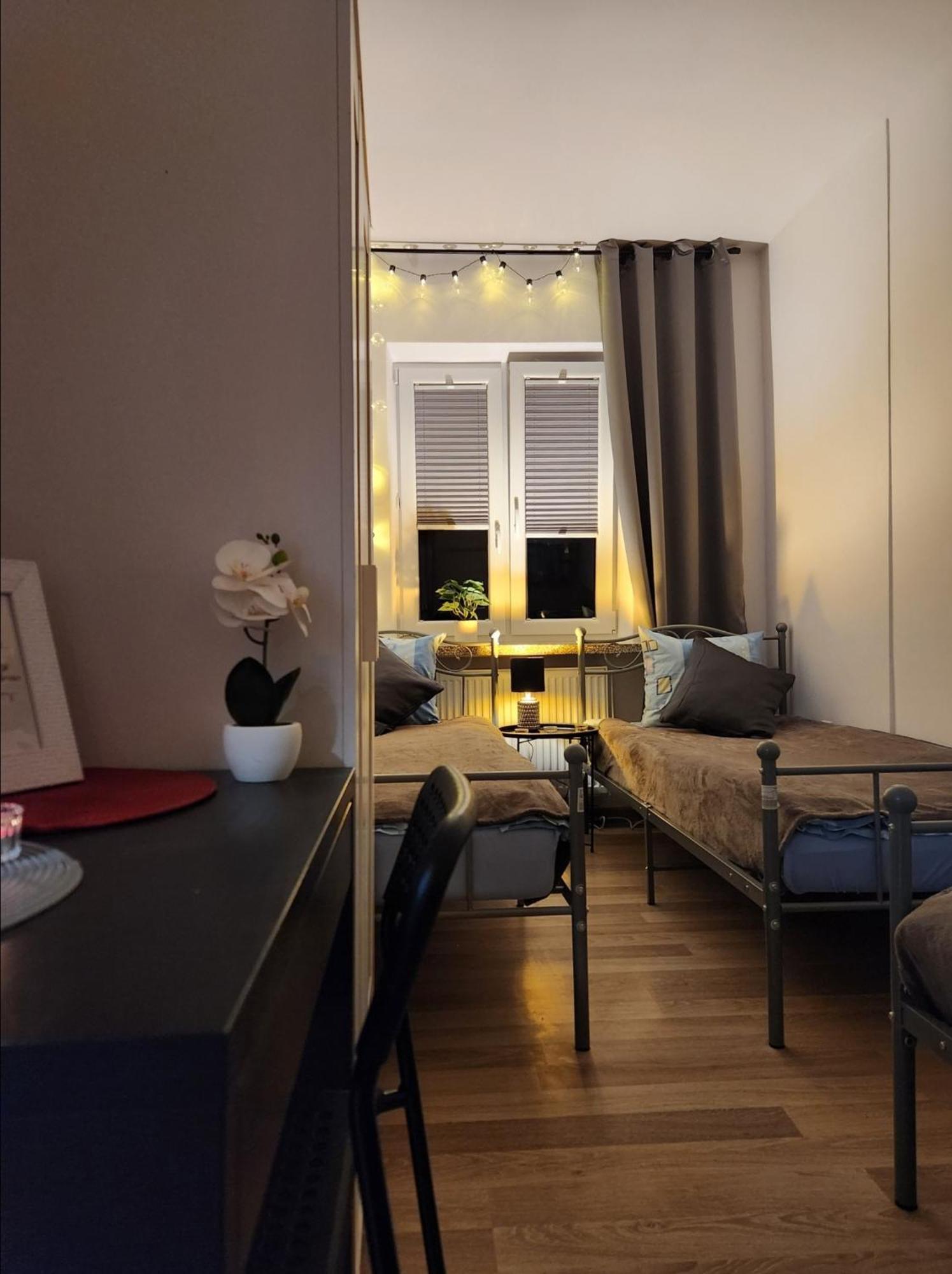 Pod Czapla Hostel Varsó Kültér fotó