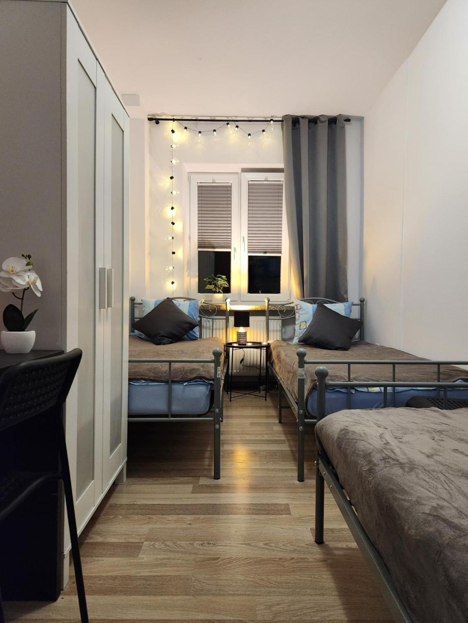 Pod Czapla Hostel Varsó Kültér fotó