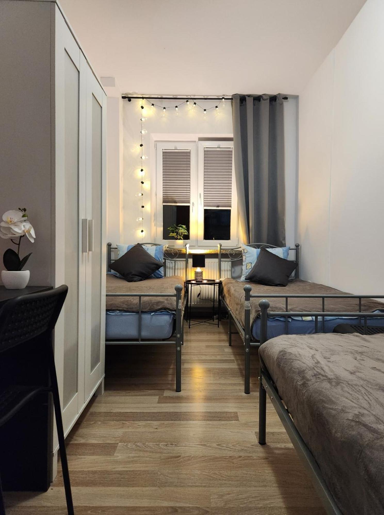 Pod Czapla Hostel Varsó Kültér fotó