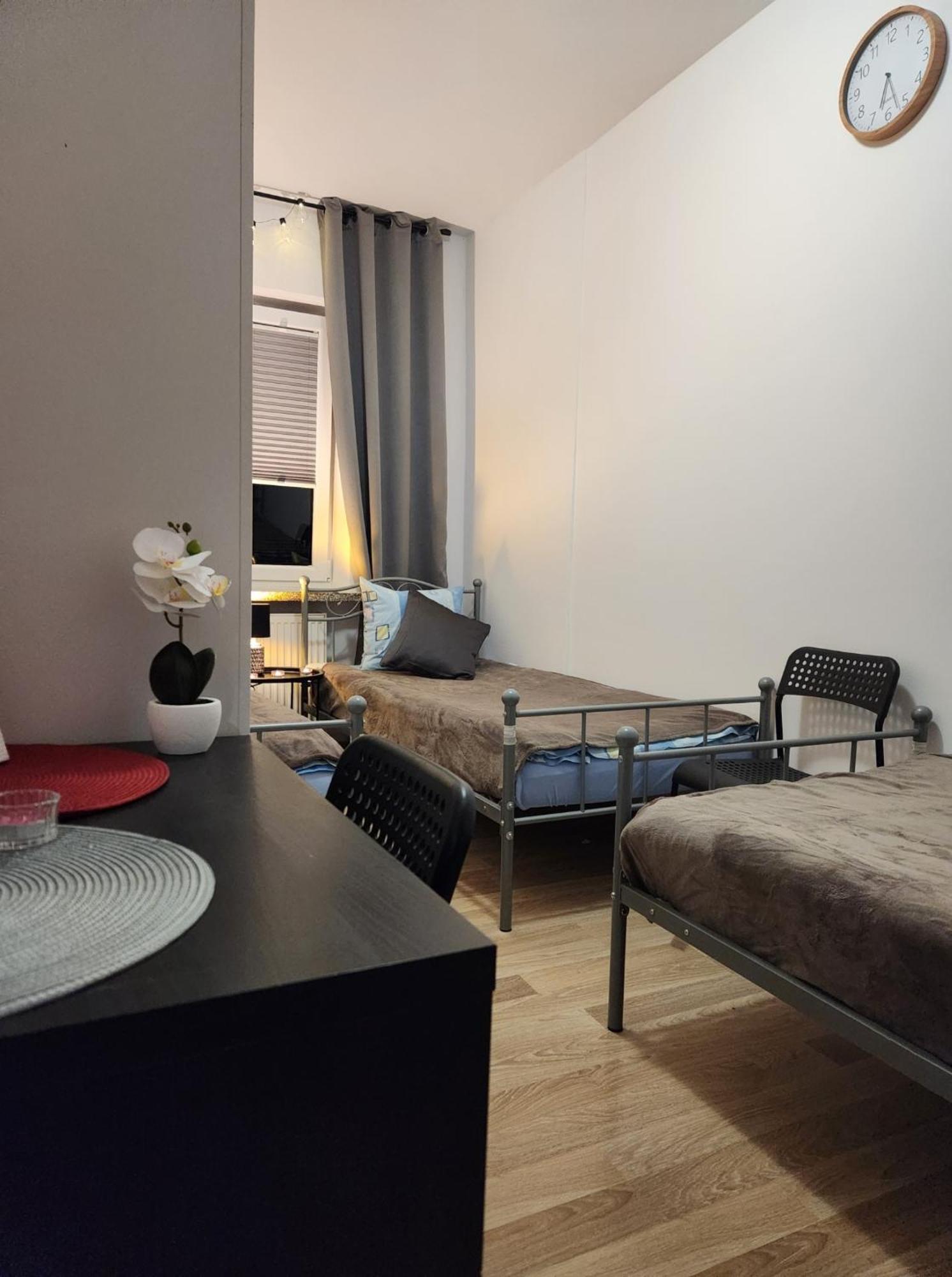 Pod Czapla Hostel Varsó Kültér fotó