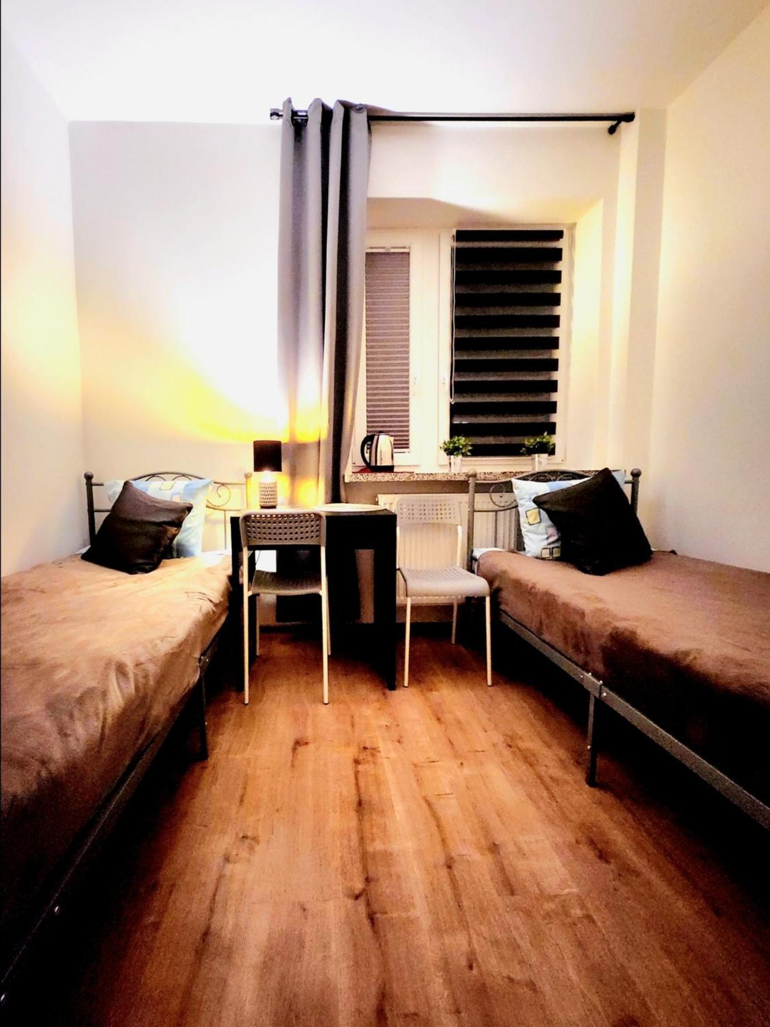 Pod Czapla Hostel Varsó Kültér fotó